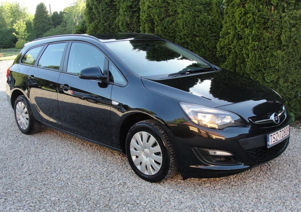 Opel Astra cena 24900 przebieg: 203481, rok produkcji 2015 z Staszów małe 232